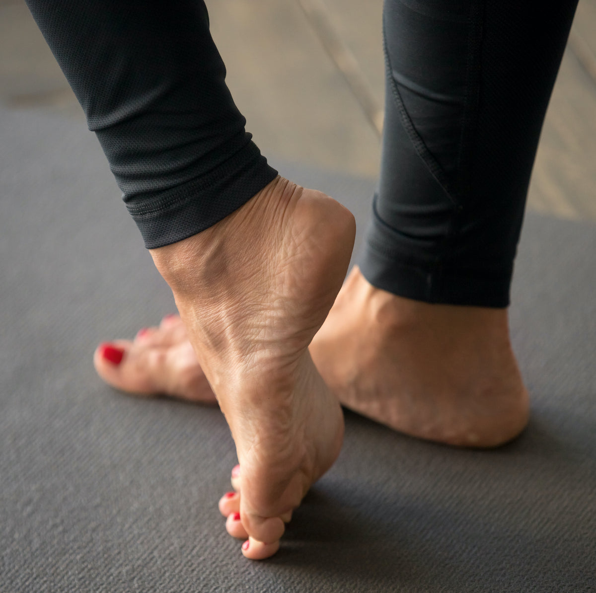 THE FASTEST CALLUS REMOVER LOVASKIN Instant Foot Peel Deluxe Kit Black